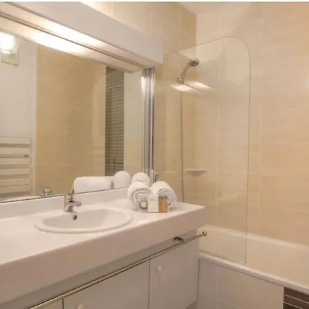 Appartement T2 Calme Avec Parking Entre Perrache Et Confluence Lyon