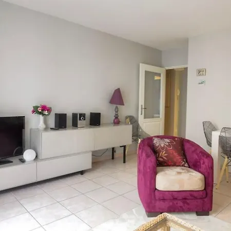Appartement T2 Calme Avec Parking Entre Perrache Et Confluence Lyon