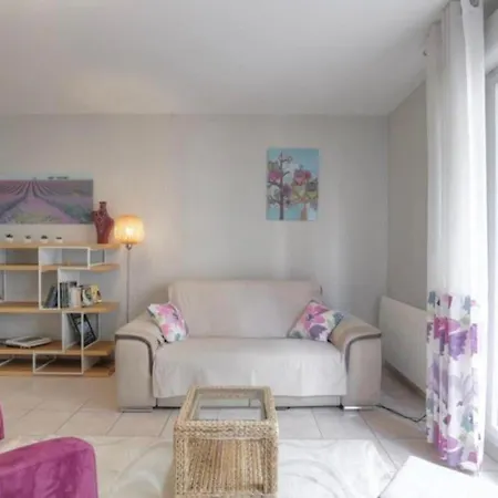 Apartamento T2 Calme Avec Parking Entre Perrache Et Confluence *