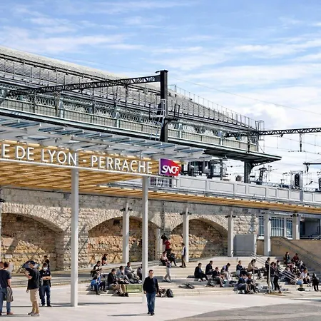 T2 Calme Avec Parking Entre Perrache Et Confluence Lägenhet *
